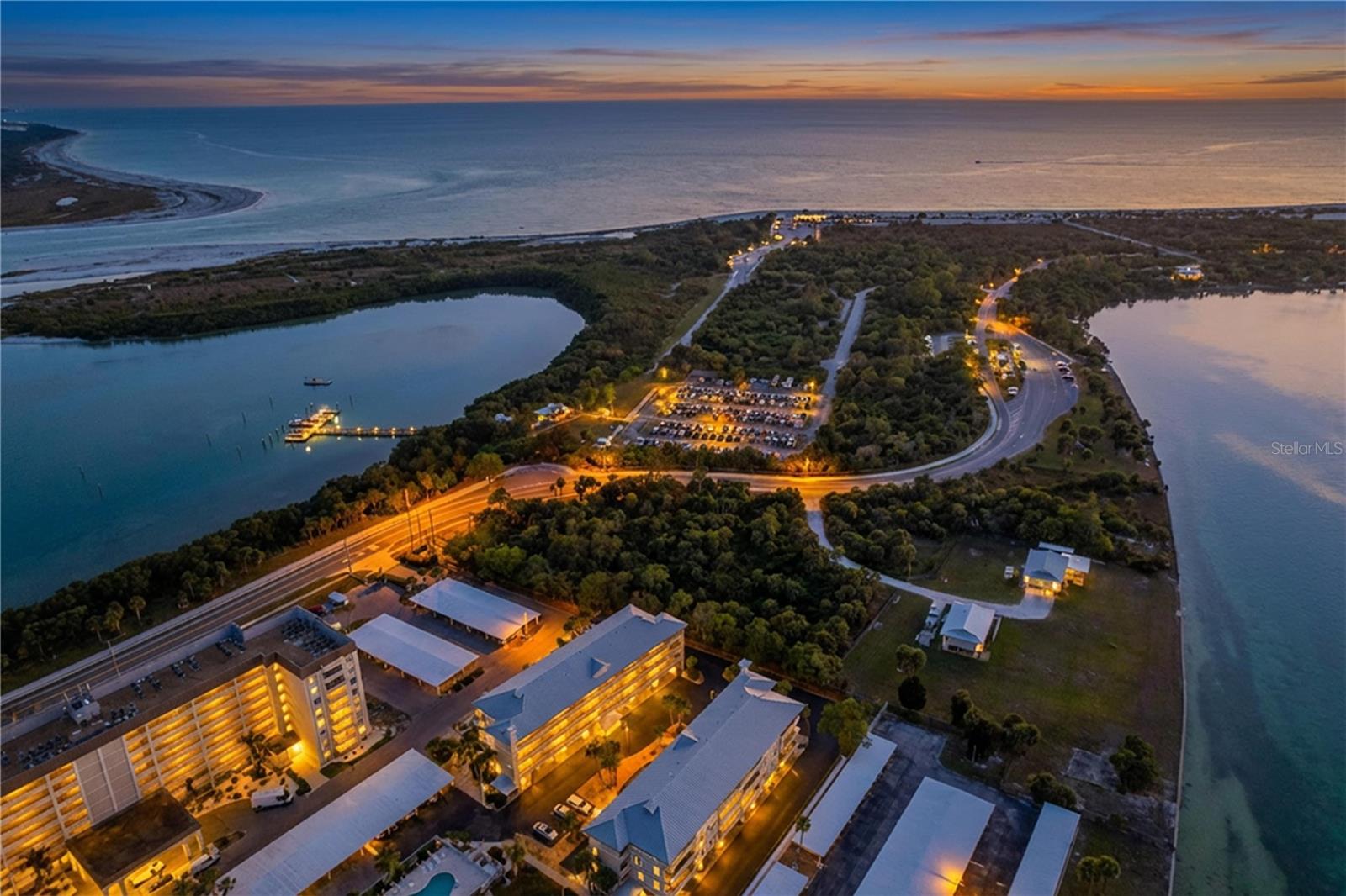 Image 50 of 84 For 7 Island Park Place 204