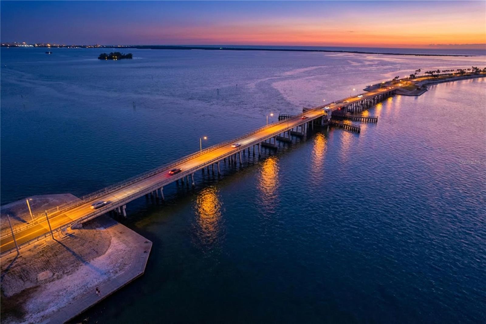 Image 52 of 84 For 7 Island Park Place 204