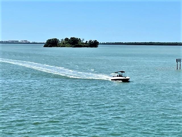 Image 63 of 84 For 7 Island Park Place 204