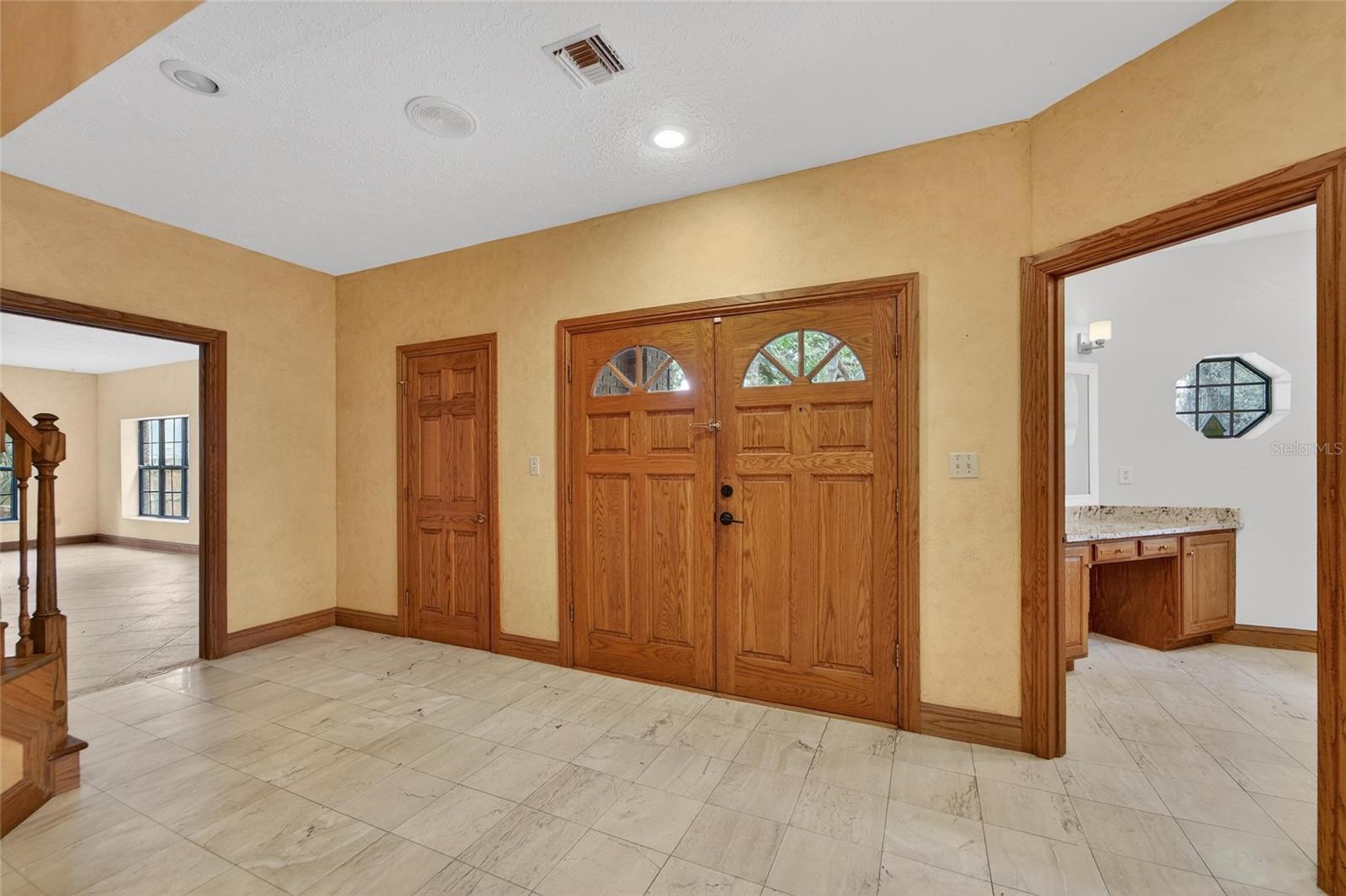 Image 11 of 88 For 902 River Rapids Avenue