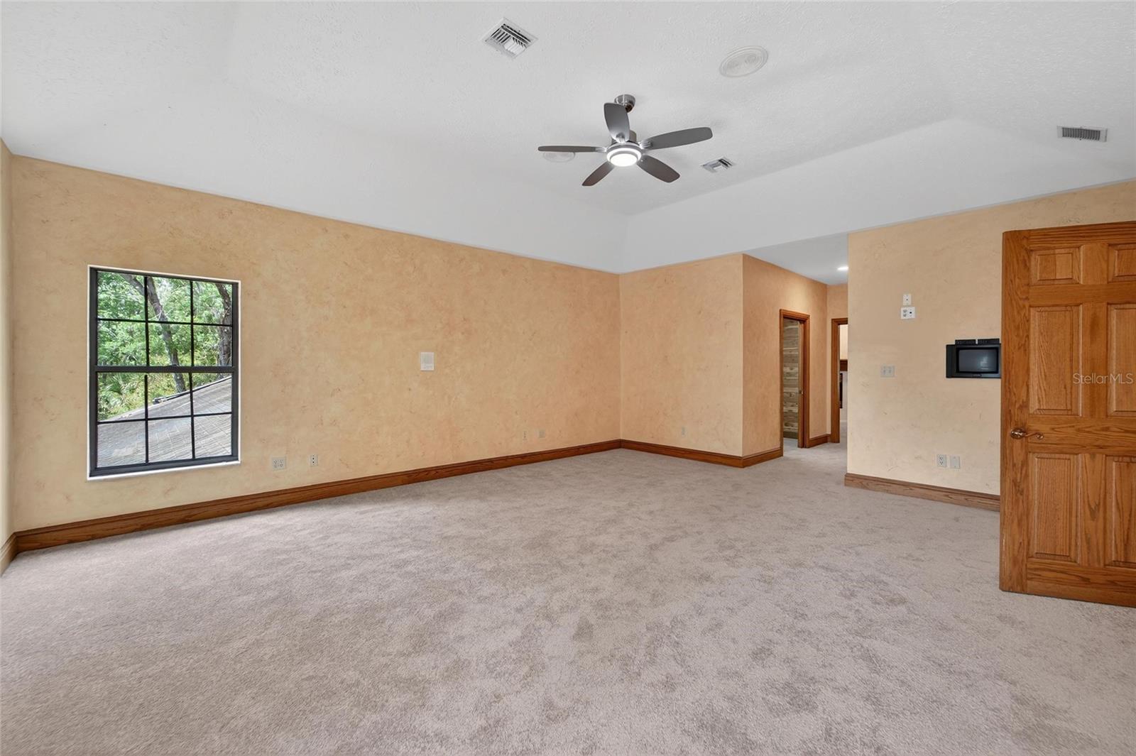 Image 14 of 88 For 902 River Rapids Avenue