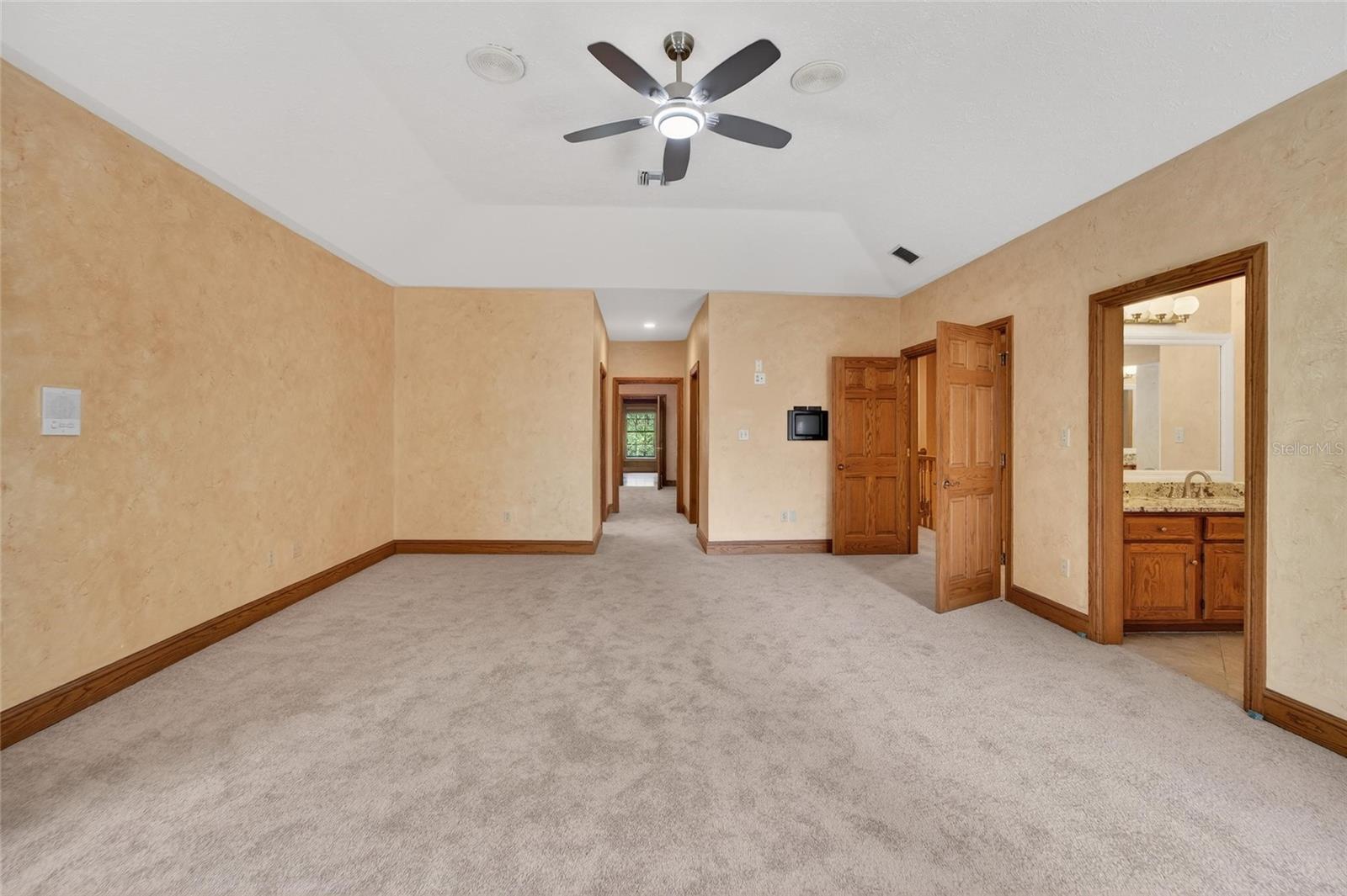 Image 15 of 88 For 902 River Rapids Avenue