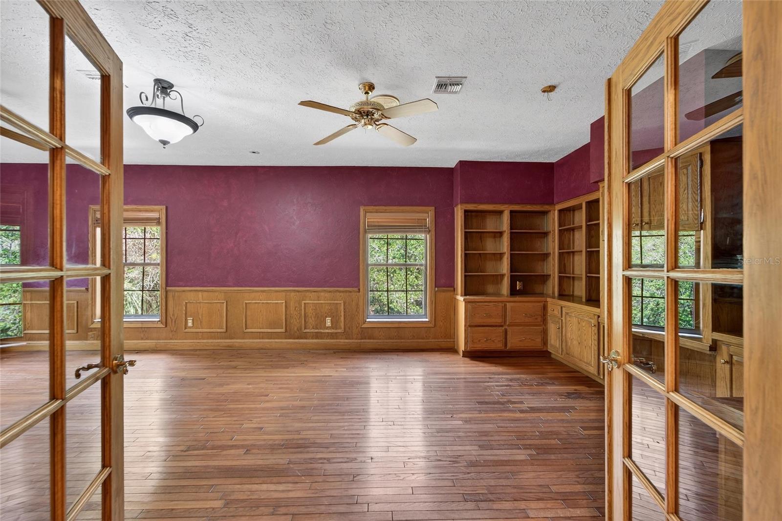 Image 25 of 88 For 902 River Rapids Avenue