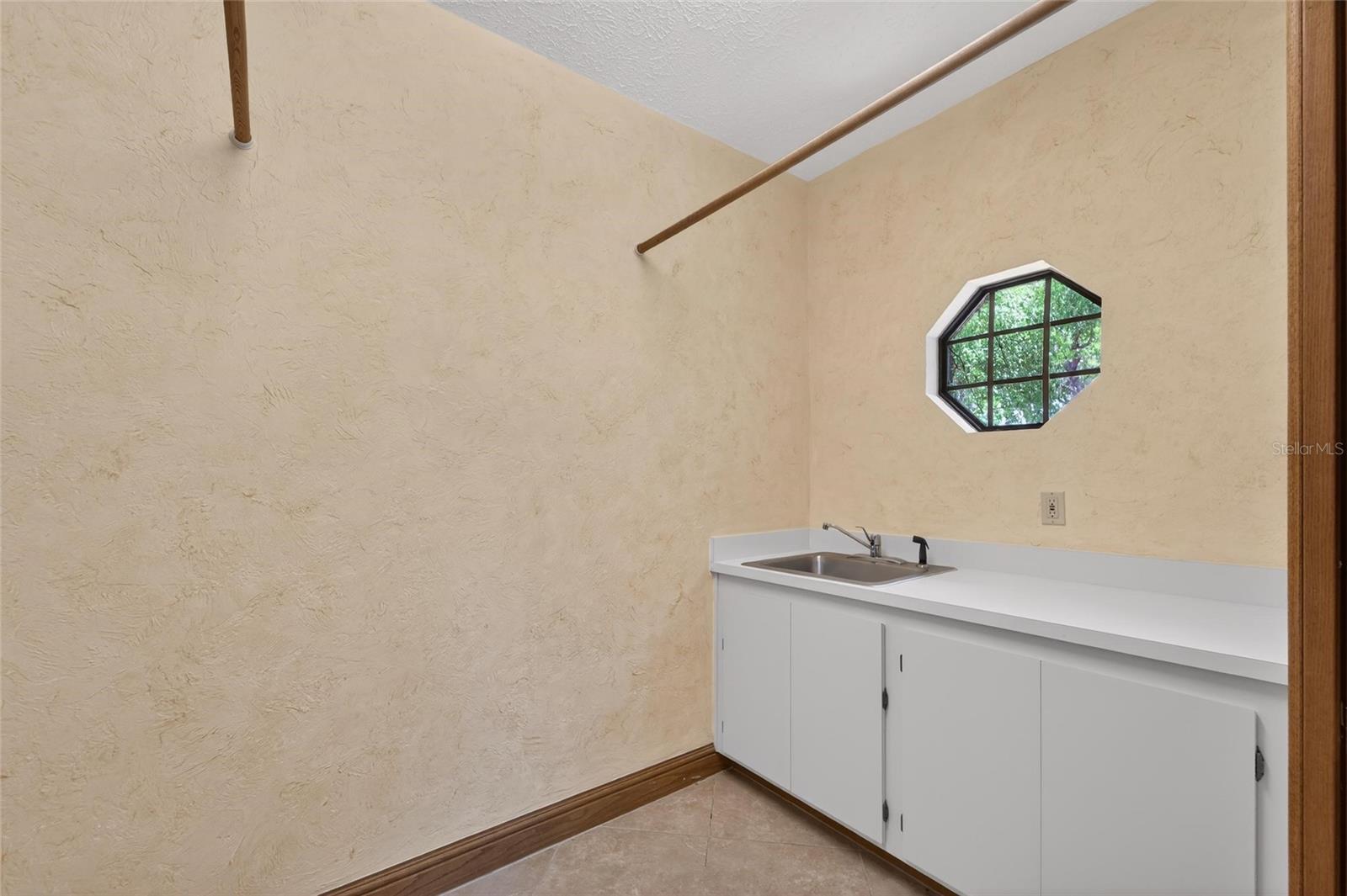 Image 33 of 88 For 902 River Rapids Avenue