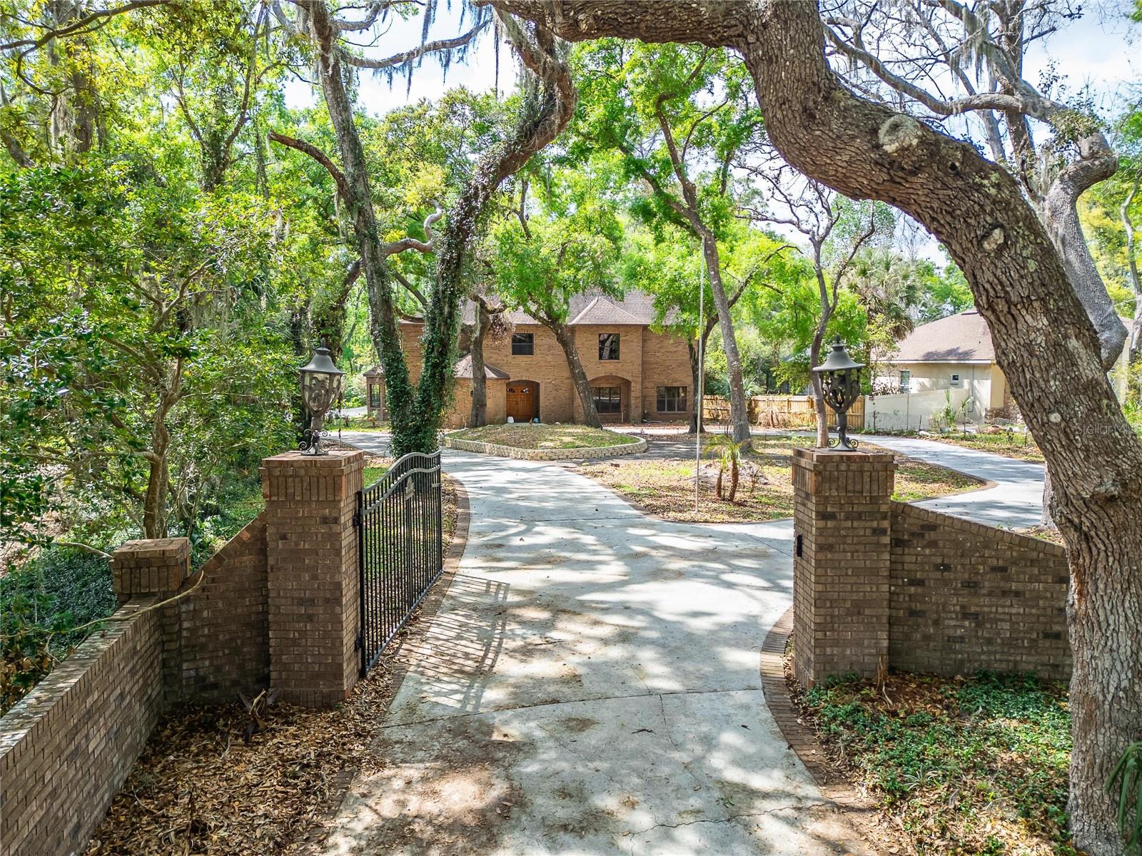 Image 4 of 88 For 902 River Rapids Avenue