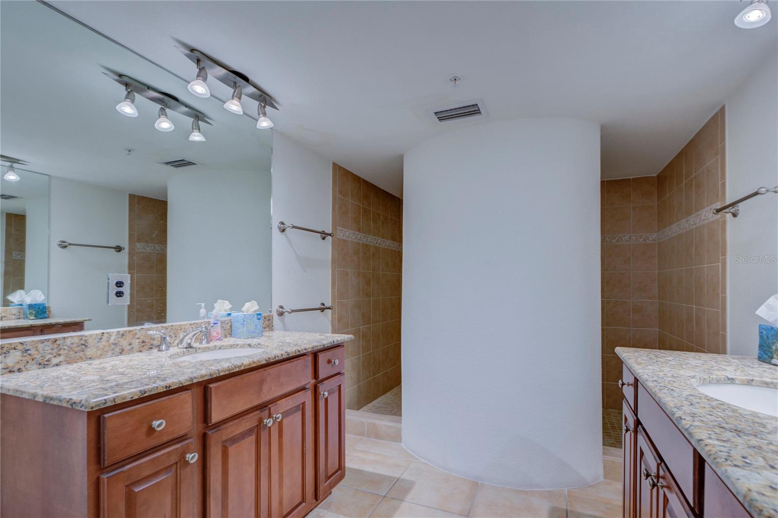 Image 23 of 45 For 5353 Gulf Boulevard A502