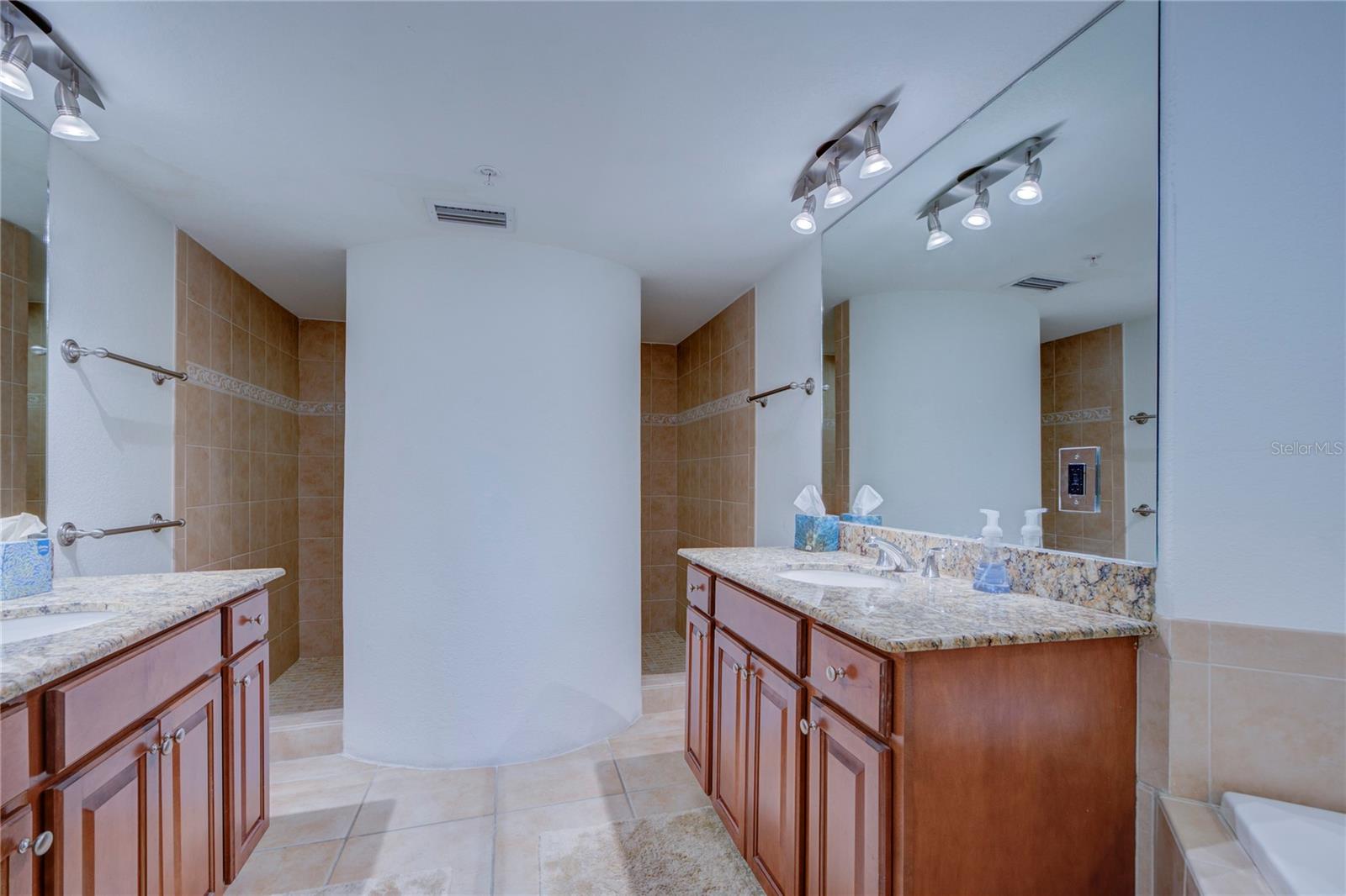 Image 24 of 45 For 5353 Gulf Boulevard A502