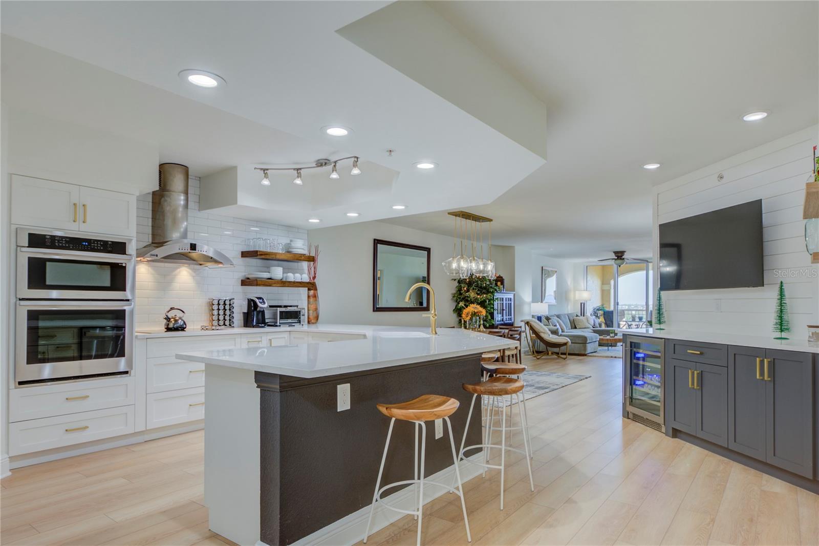 Image 3 of 45 For 5353 Gulf Boulevard A502