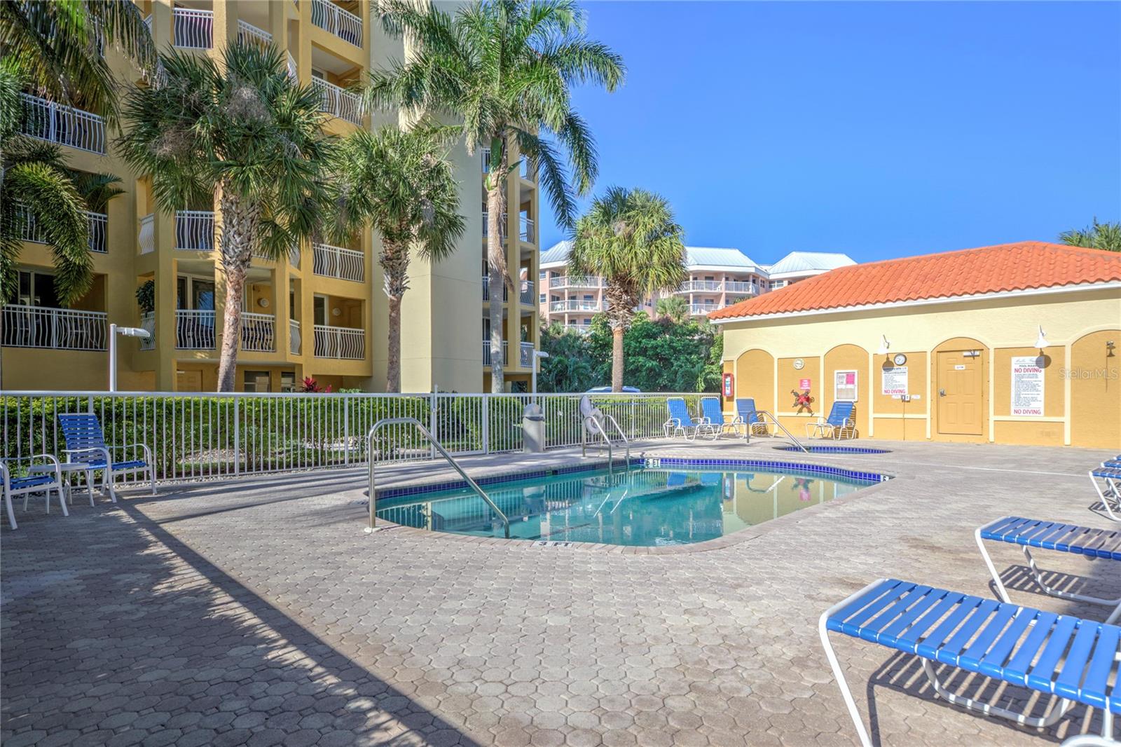 Image 39 of 45 For 5353 Gulf Boulevard A502