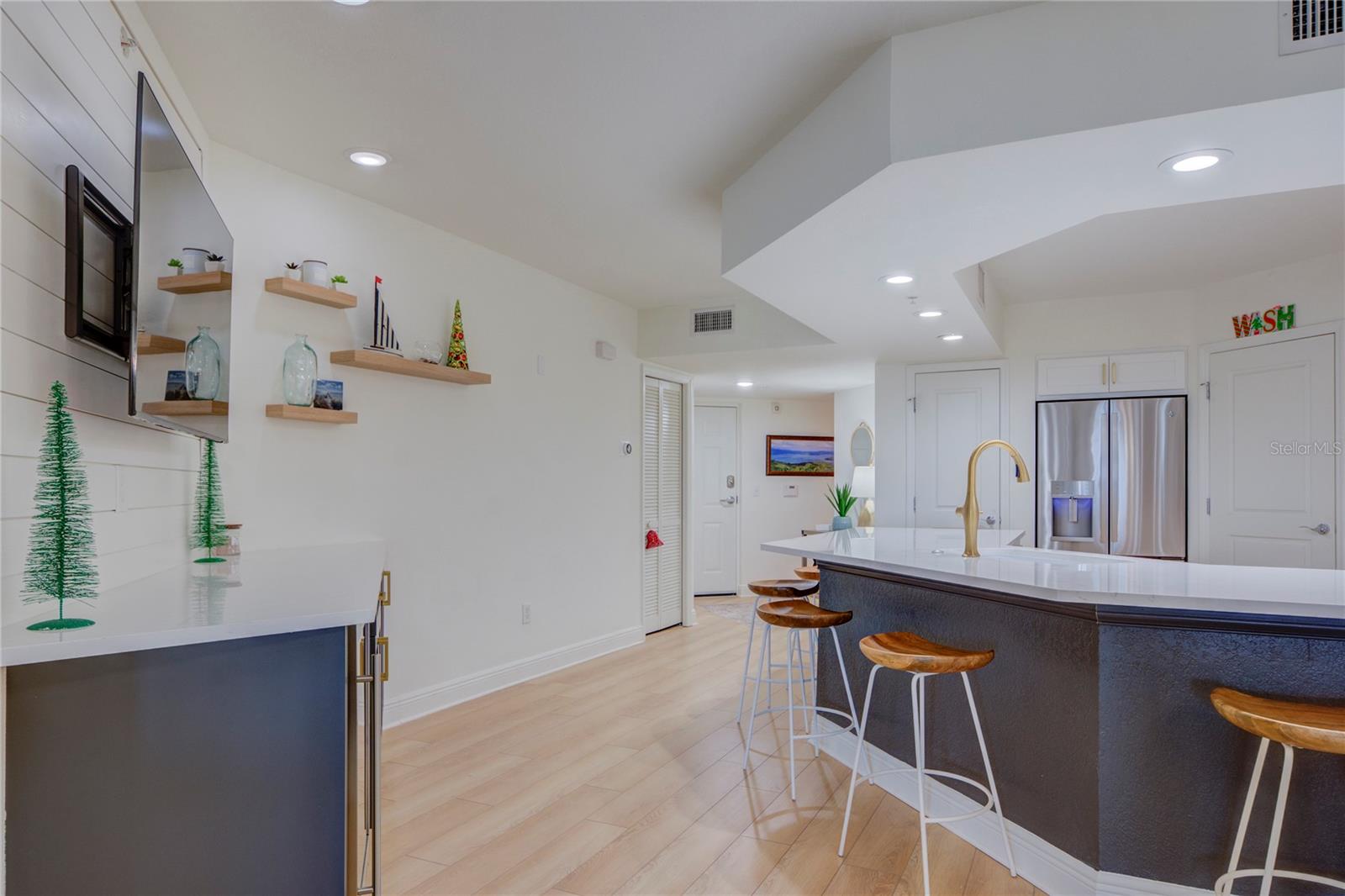 Image 7 of 45 For 5353 Gulf Boulevard A502