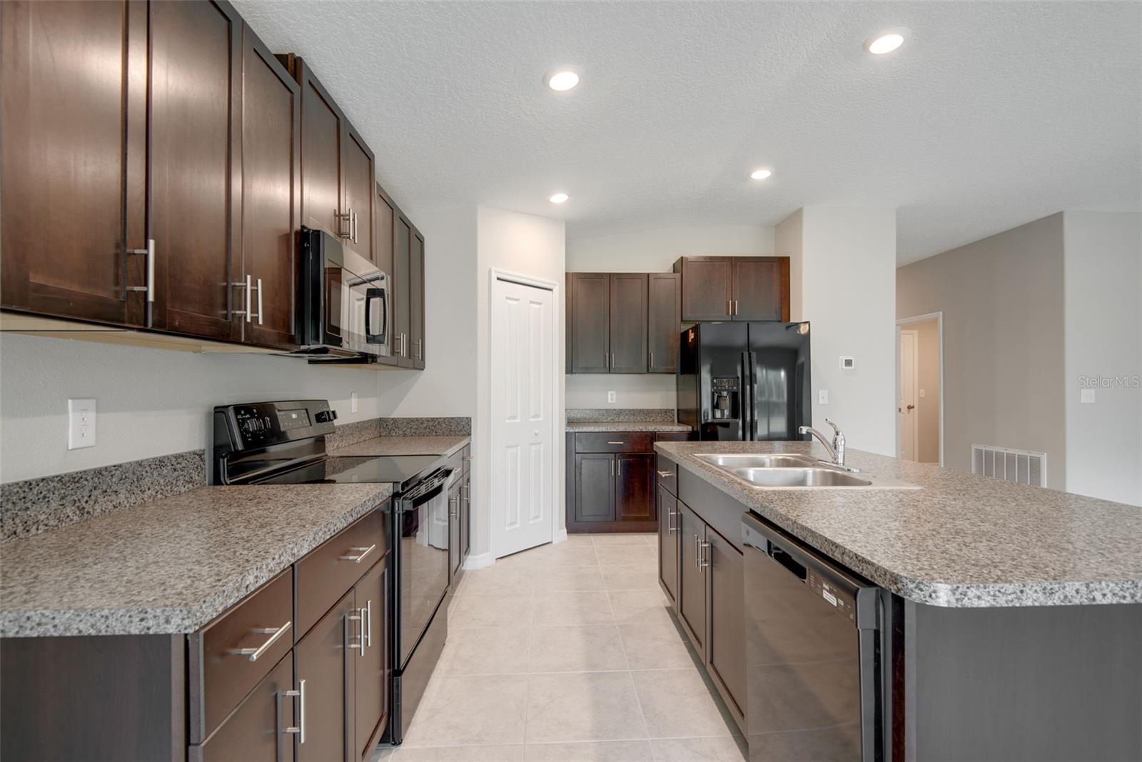 Image 7 of 25 For 7122 Samuel Ivy Drive