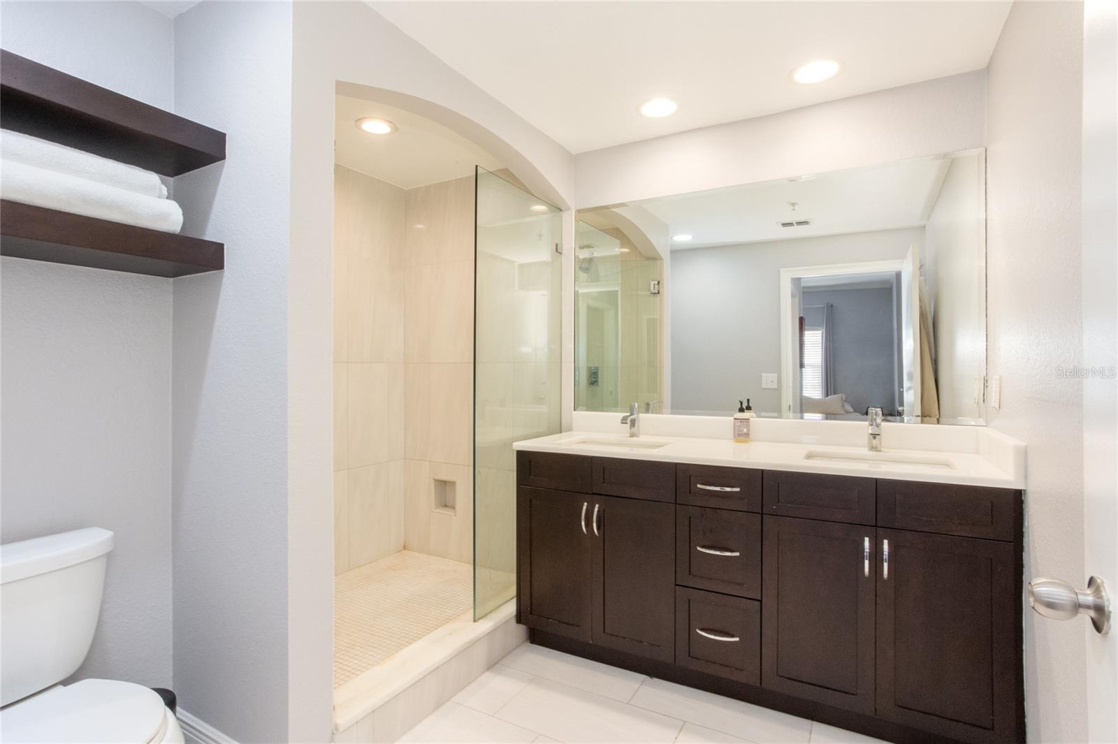 Image 11 of 22 For 200 4th Avenue S 329