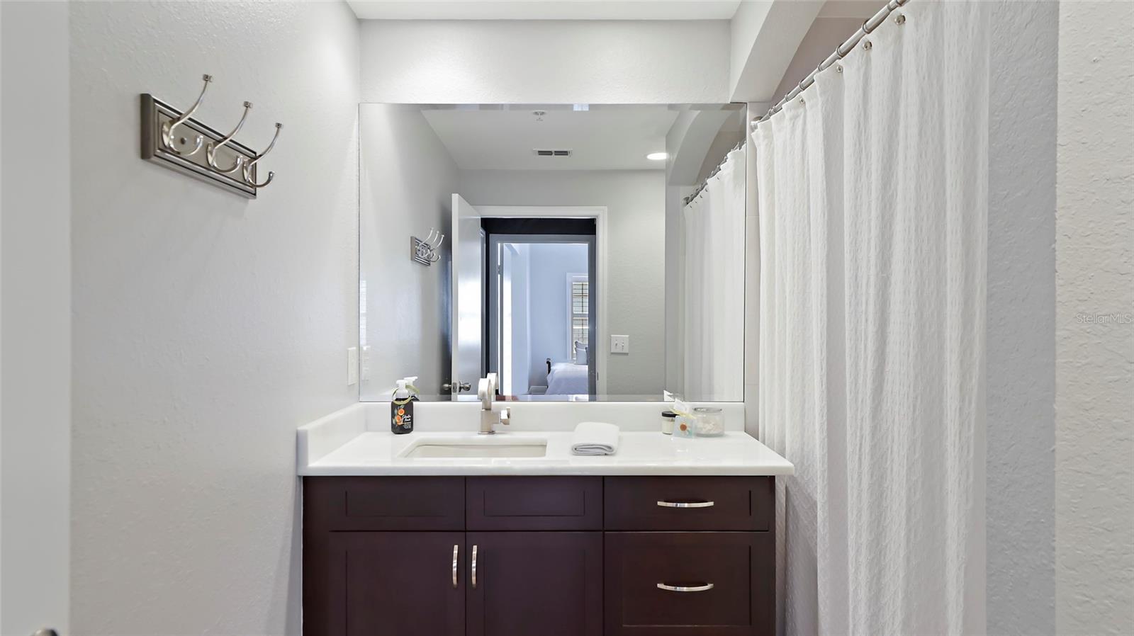 Image 14 of 22 For 200 4th Avenue S 329