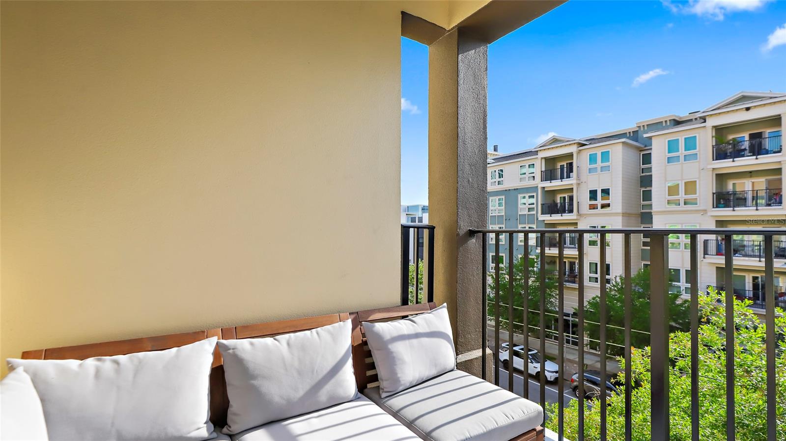 Image 15 of 22 For 200 4th Avenue S 329