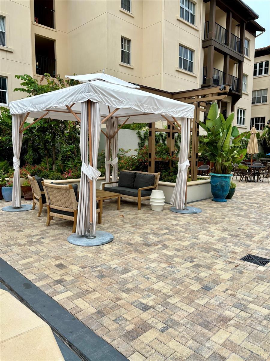 Image 17 of 22 For 200 4th Avenue S 329