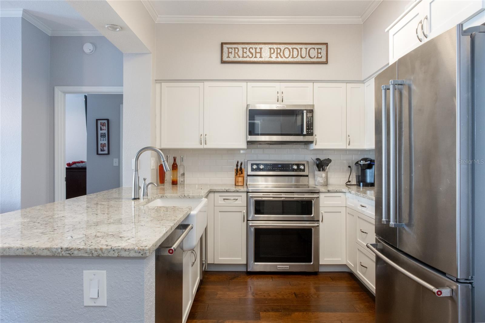 Image 3 of 22 For 200 4th Avenue S 329