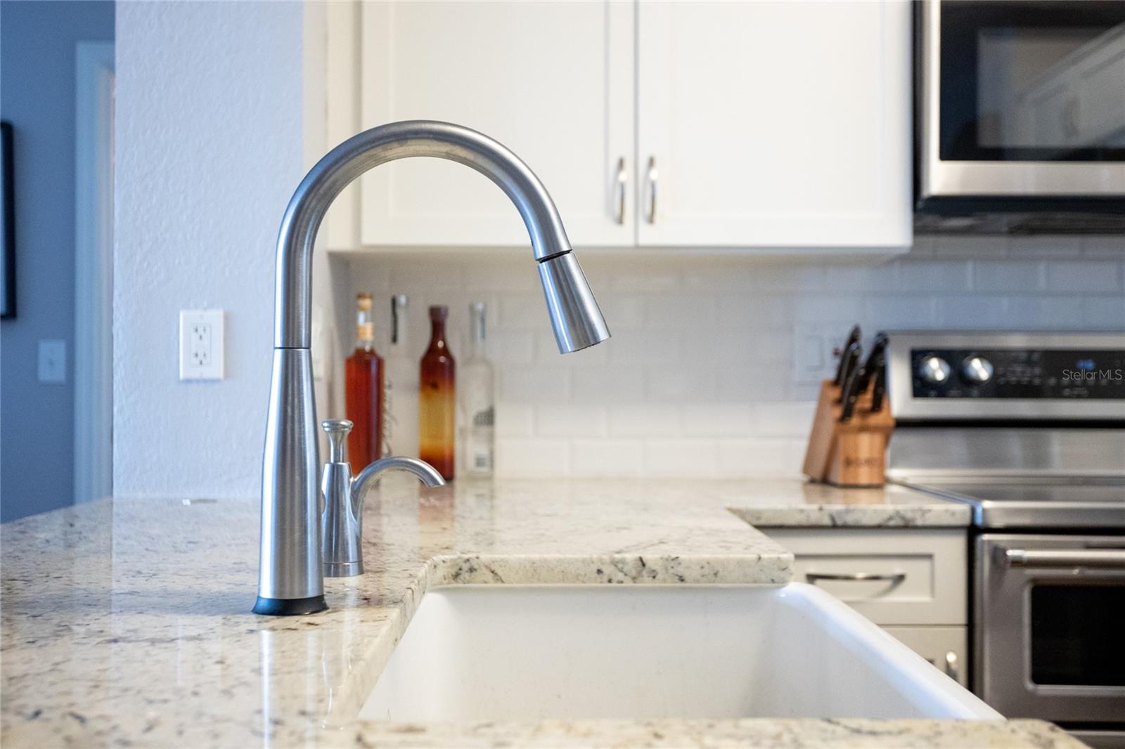 Image 4 of 22 For 200 4th Avenue S 329