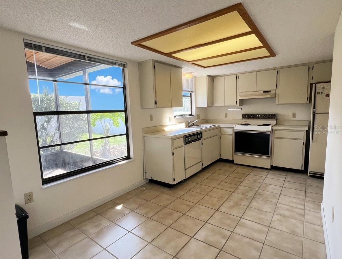 Image 13 of 30 For 15468 Atwater Drive