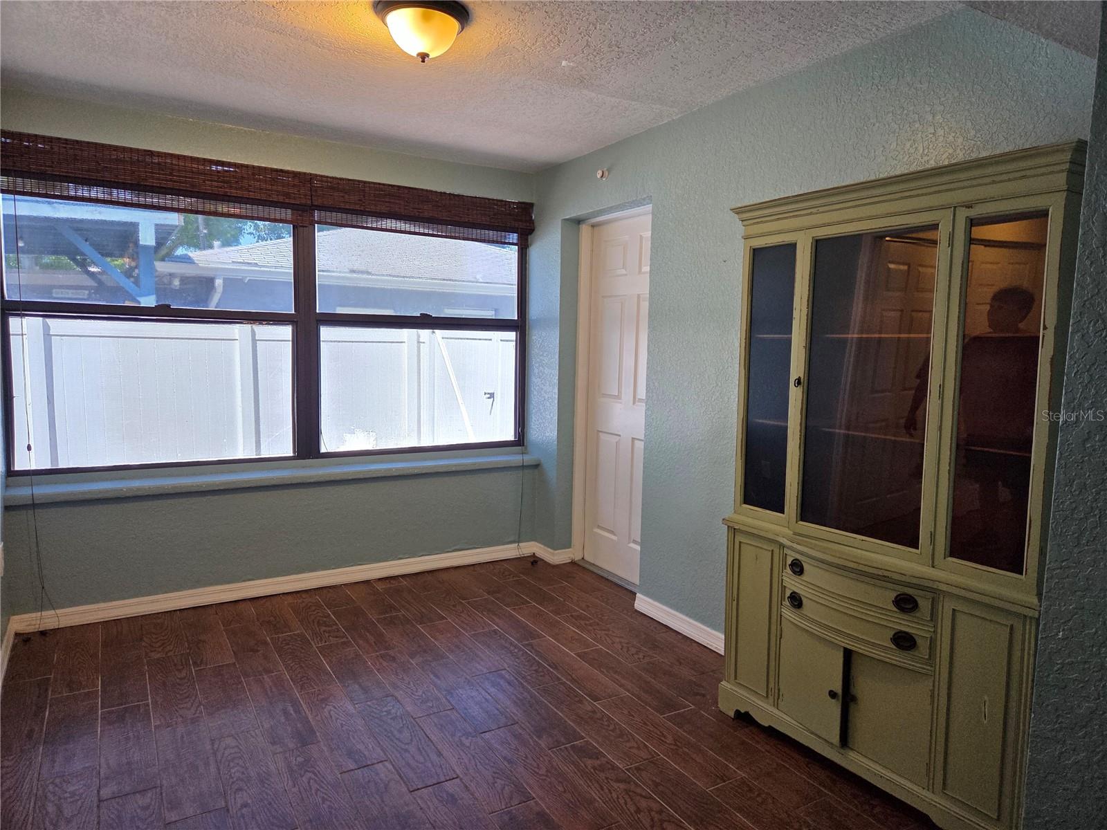 Image 17 of 36 For 5814 20th Ave S