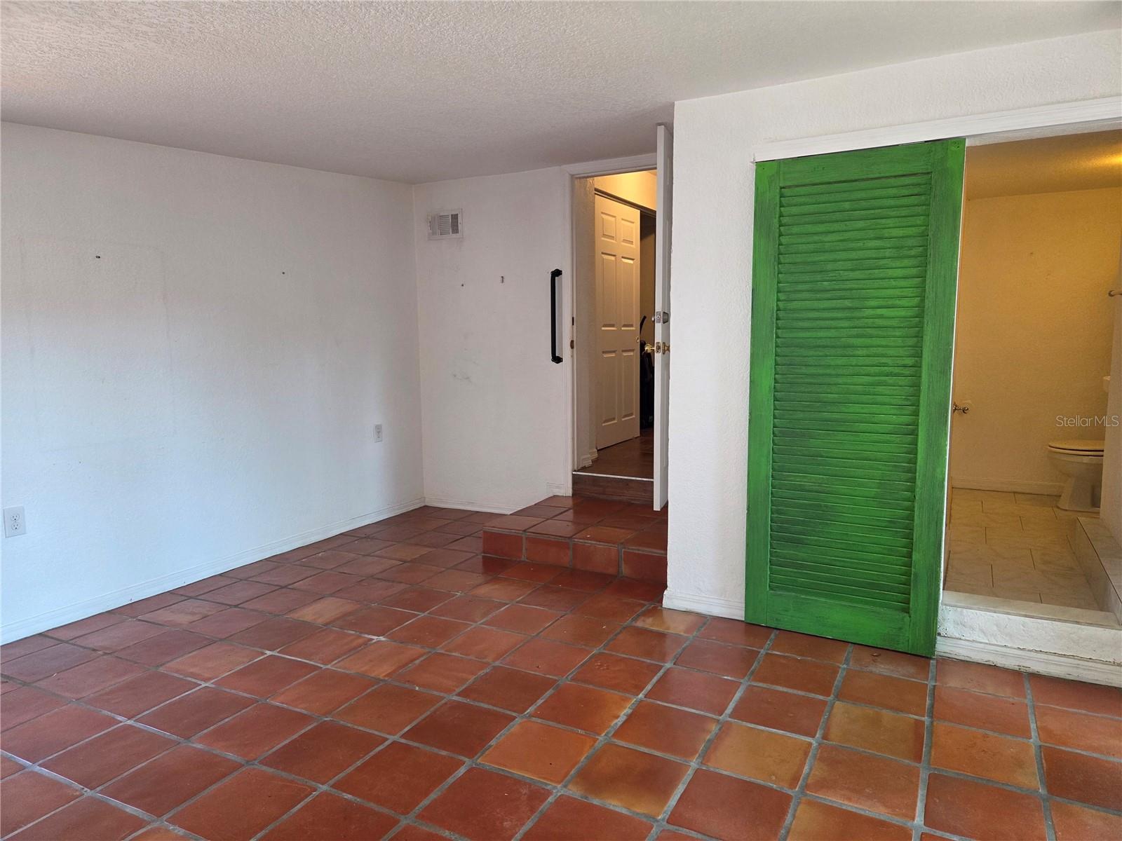 Image 23 of 36 For 5814 20th Ave S