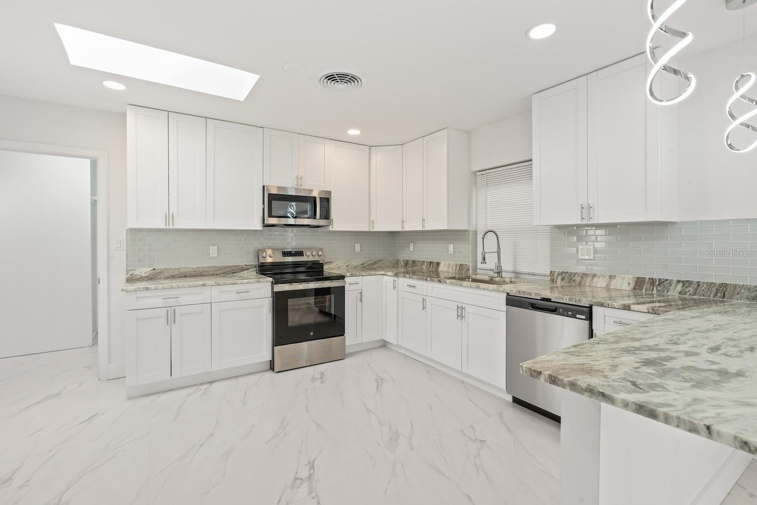 Image 5 of 42 For 1545 Bonair Street