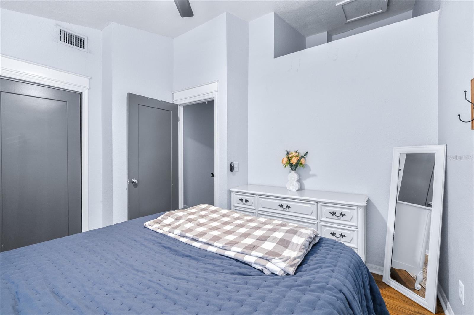 Image 26 of 46 For 5720 Dalden Drive 5720