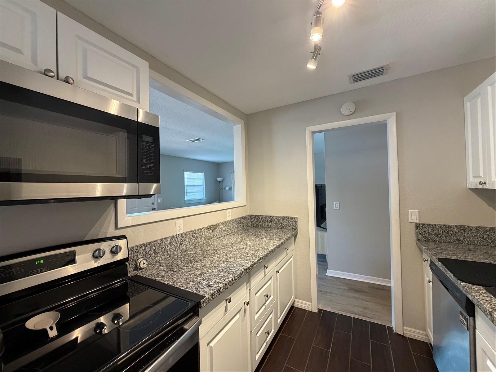 Image 10 of 21 For 1720 Arch Street