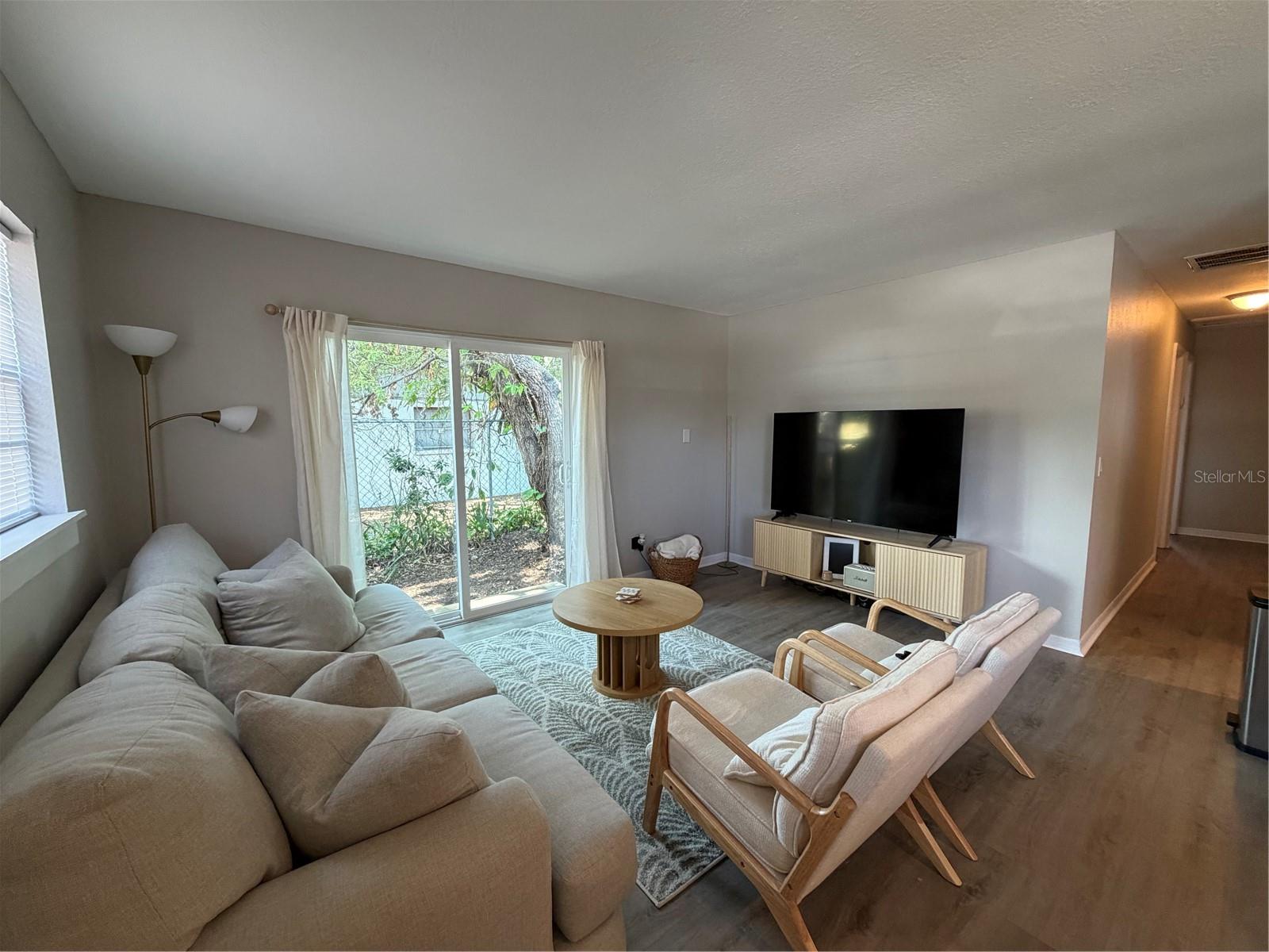 Image 3 of 21 For 1720 Arch Street