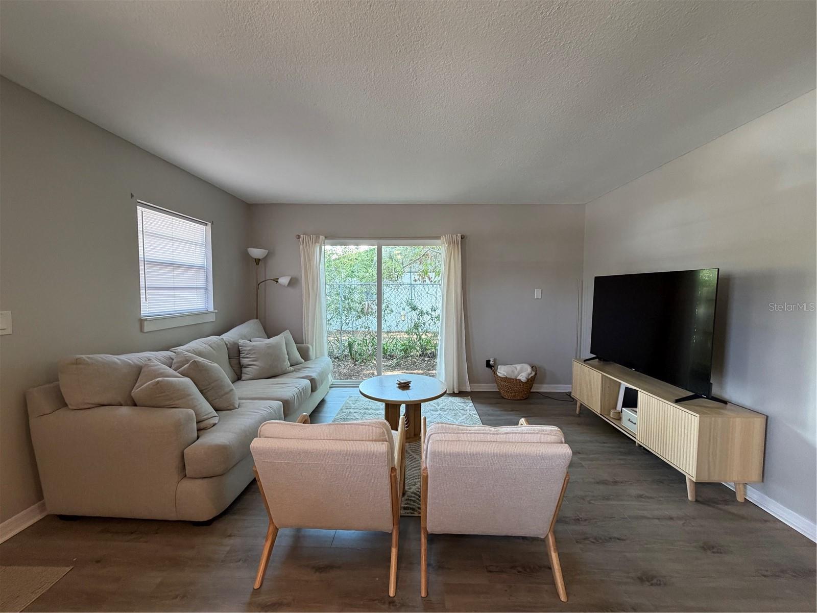 Image 4 of 21 For 1720 Arch Street