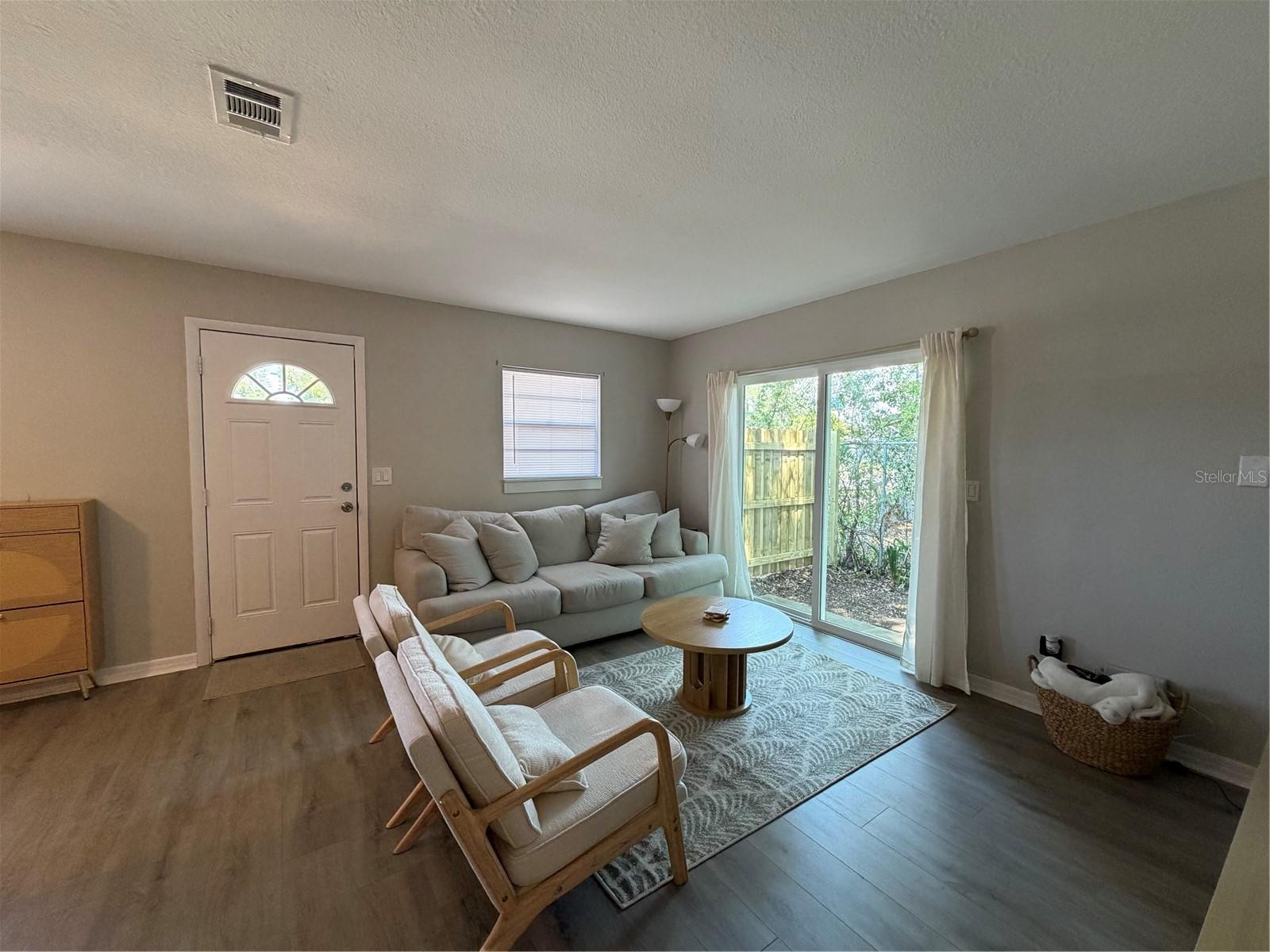 Image 5 of 21 For 1720 Arch Street