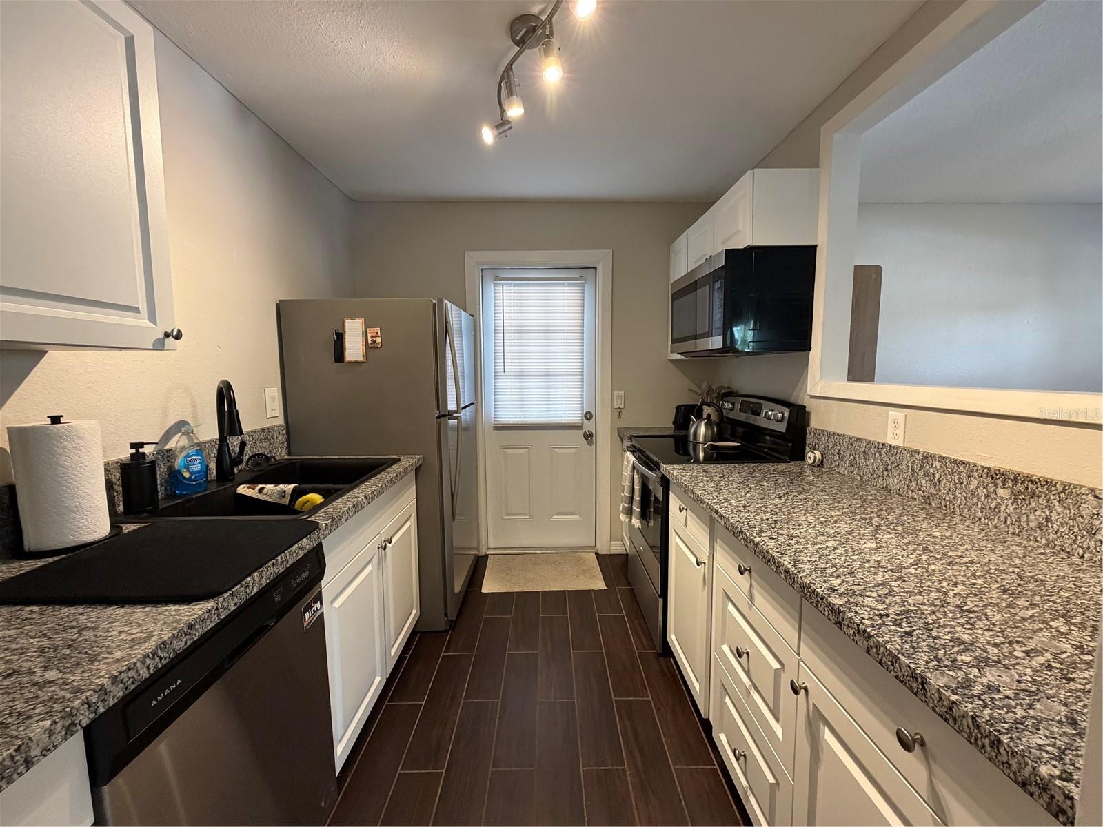 Image 9 of 21 For 1720 Arch Street