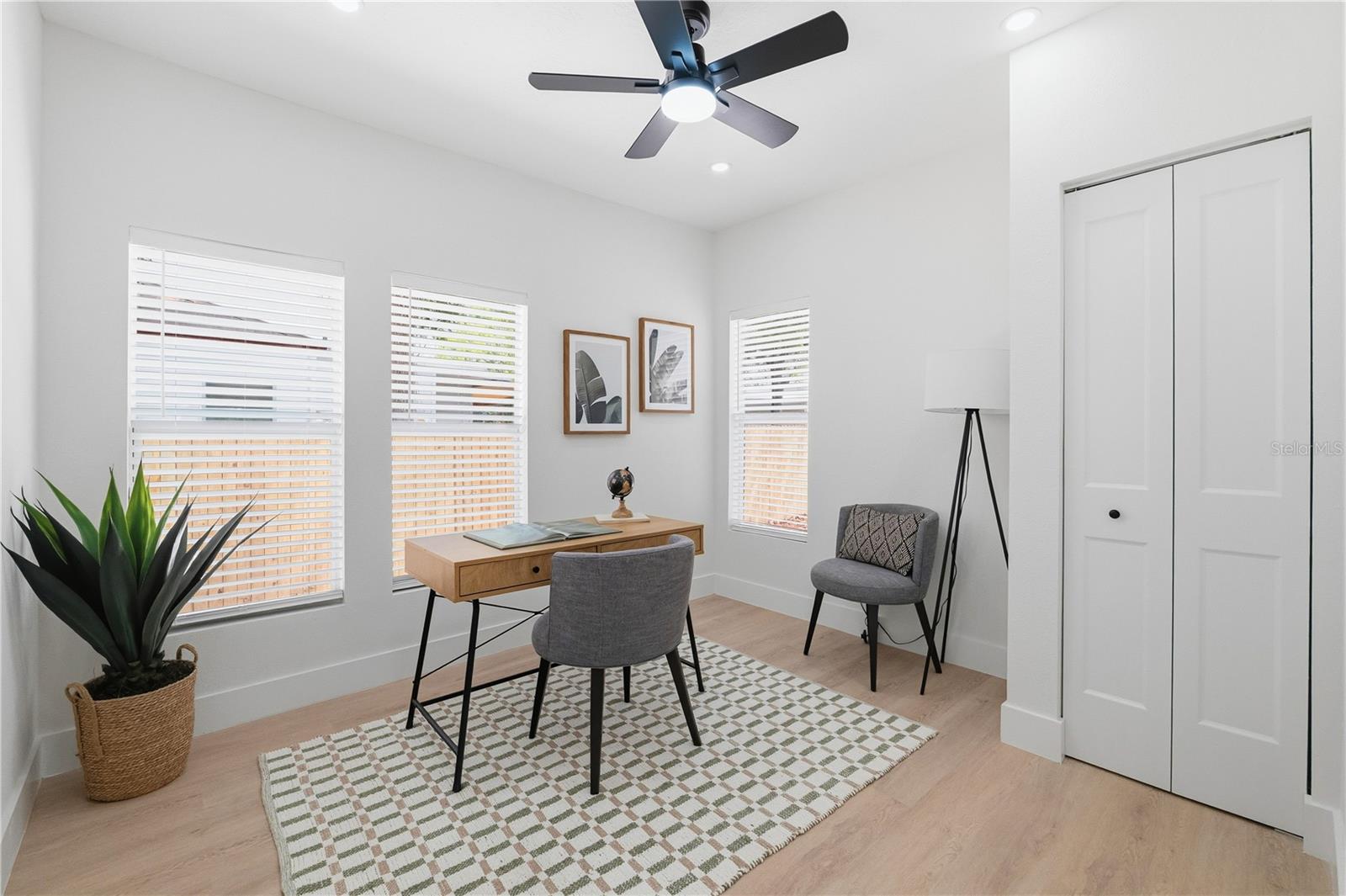 Listing photo id 11 for 106 Lambright Street