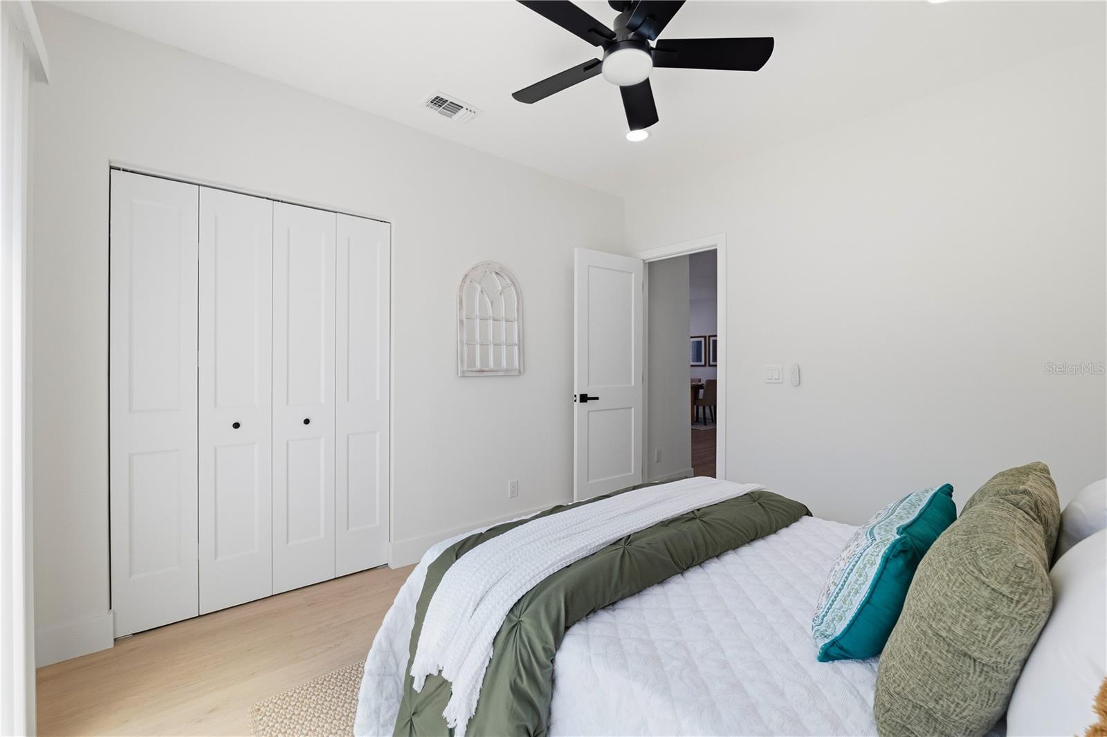 Listing photo id 14 for 106 Lambright Street