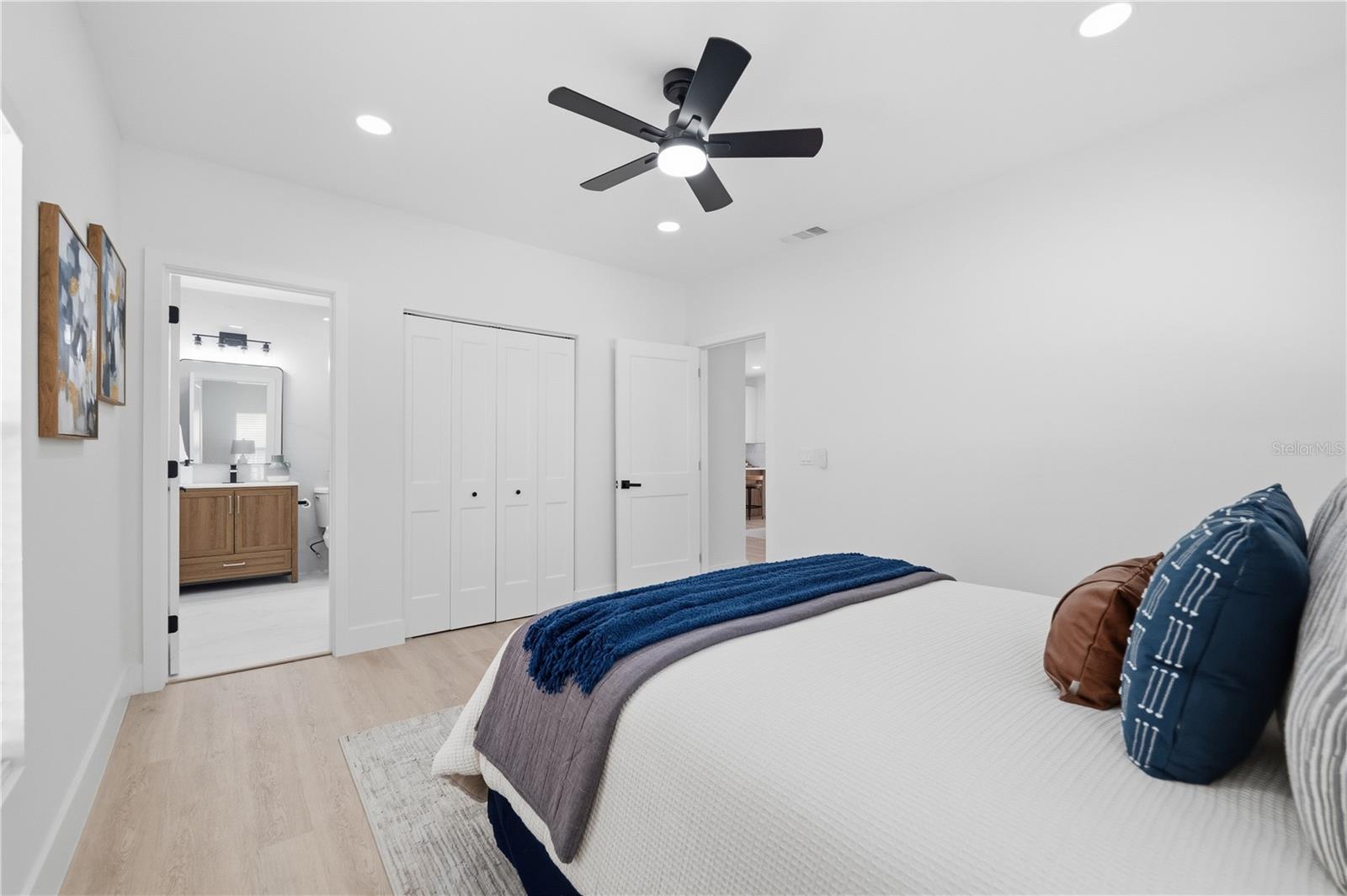 Listing photo id 16 for 106 Lambright Street