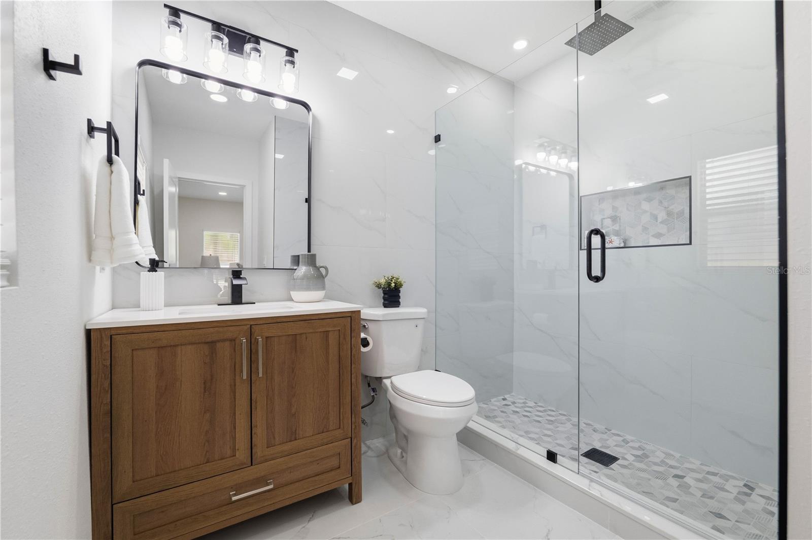 Listing photo id 17 for 106 Lambright Street