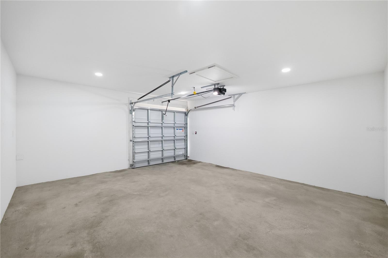 Listing photo id 20 for 106 Lambright Street