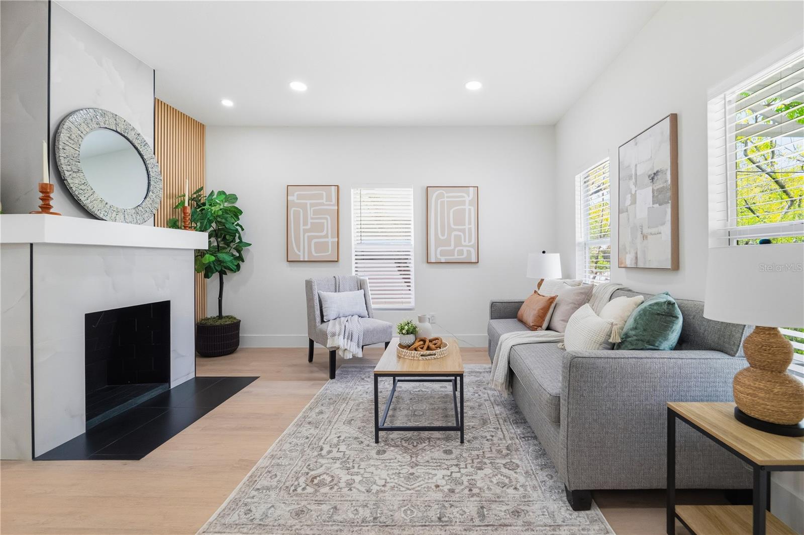 Listing photo id 2 for 106 Lambright Street