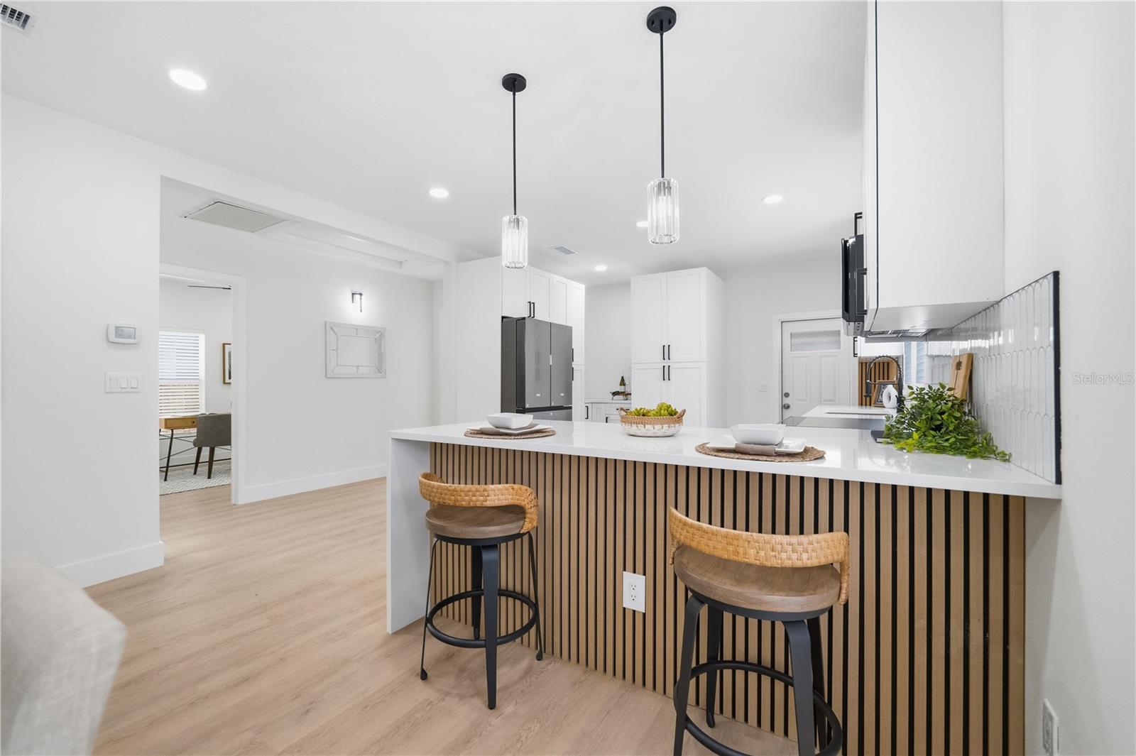 Listing photo id 6 for 106 Lambright Street