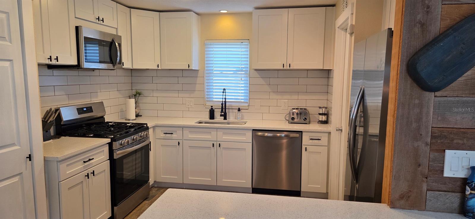 Image 4 of 21 For 4457 Floramar Terrace