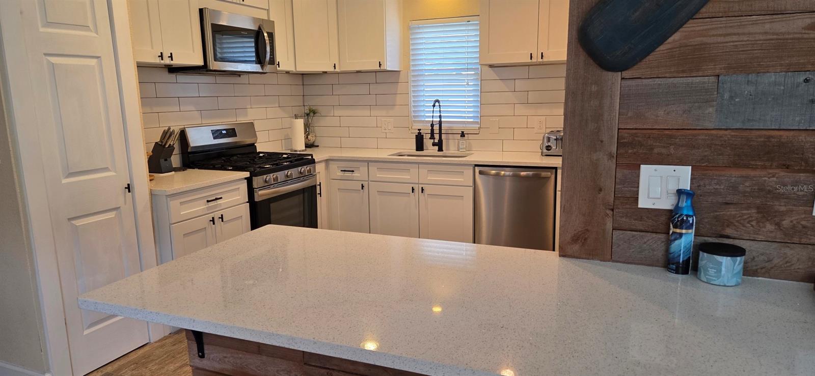 Image 5 of 21 For 4457 Floramar Terrace