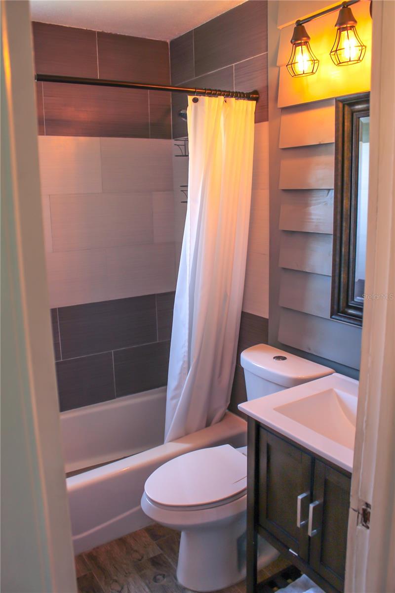 Image 7 of 21 For 4457 Floramar Terrace