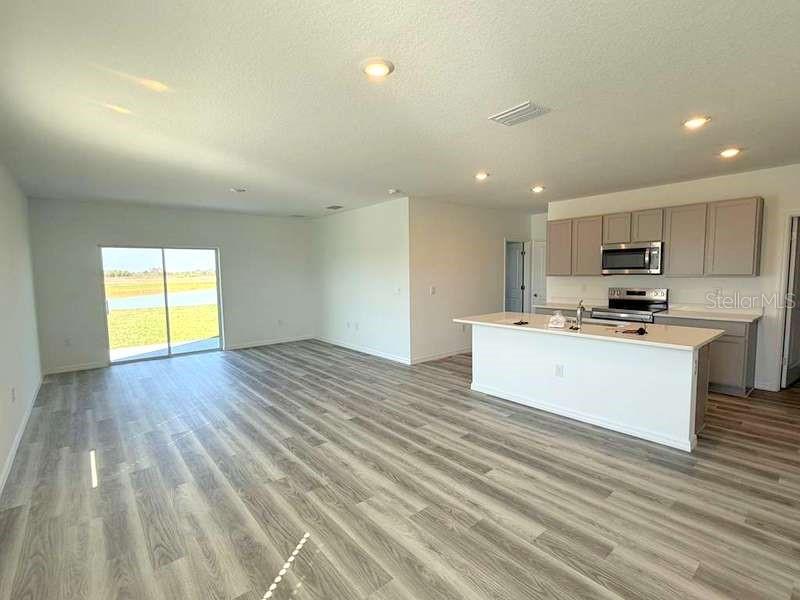 Image 4 of 38 For 32893 Osprey Peak Way