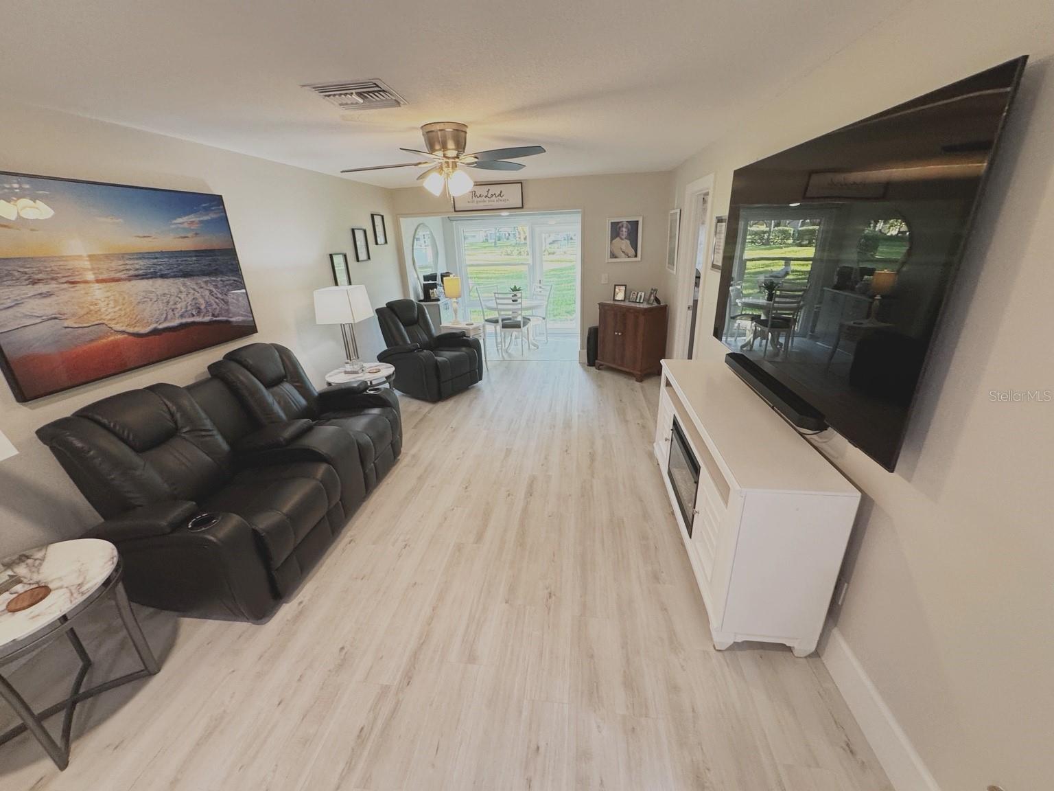 Image 15 of 50 For 2465 Northside Drive 2204