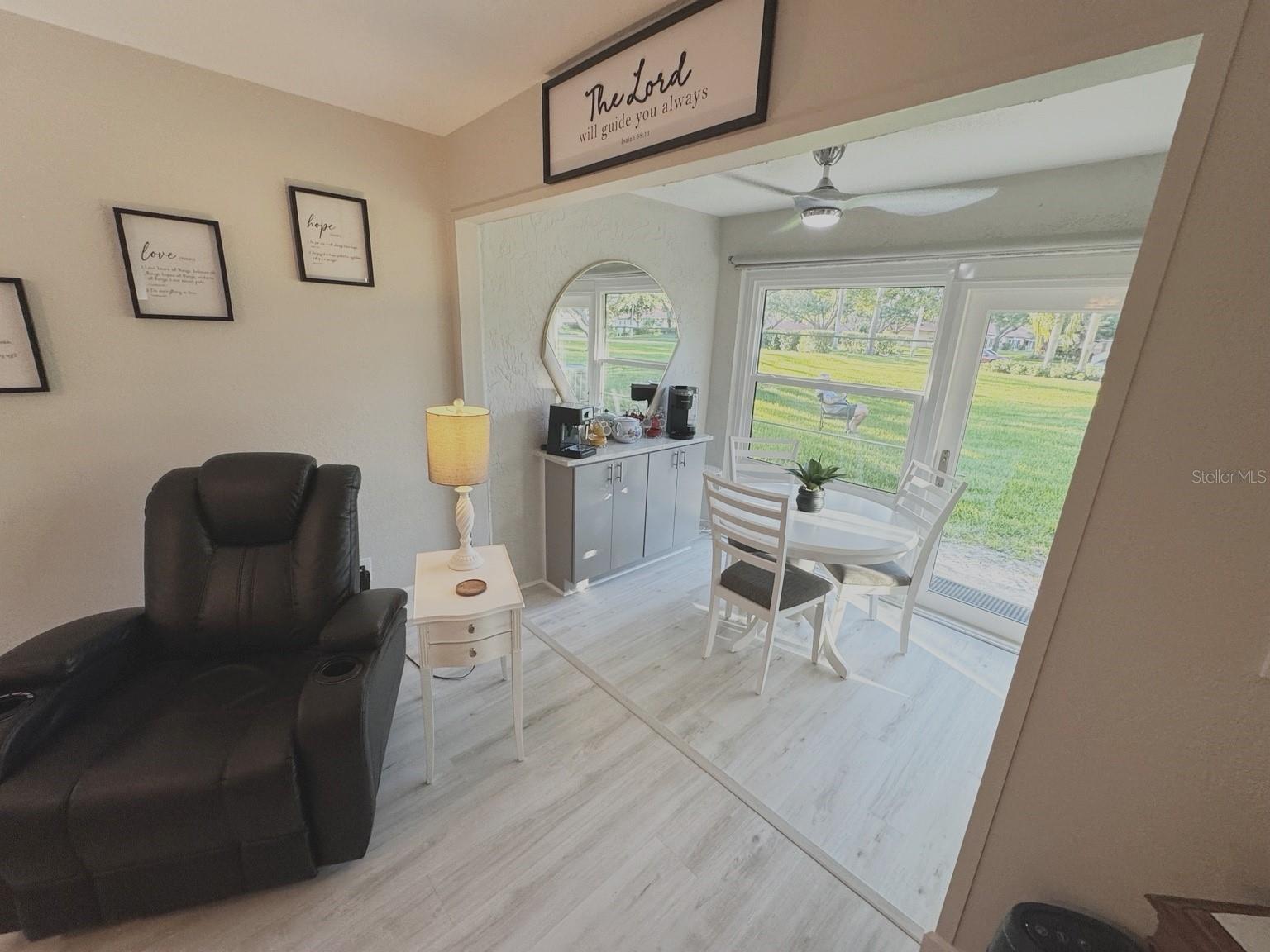 Image 21 of 50 For 2465 Northside Drive 2204