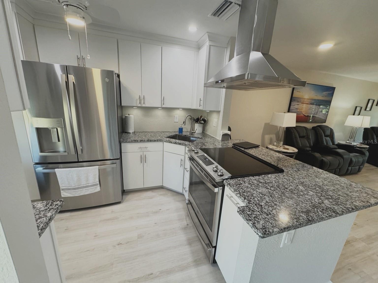 Image 28 of 50 For 2465 Northside Drive 2204