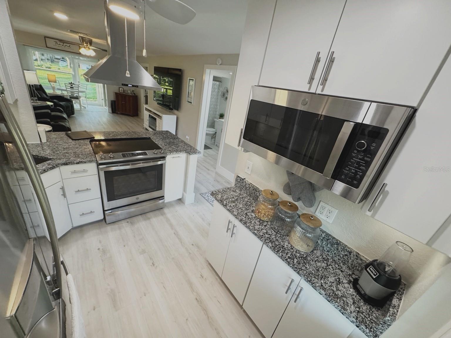 Image 29 of 50 For 2465 Northside Drive 2204