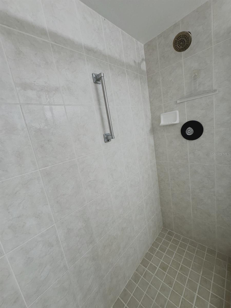 Image 34 of 50 For 2465 Northside Drive 2204