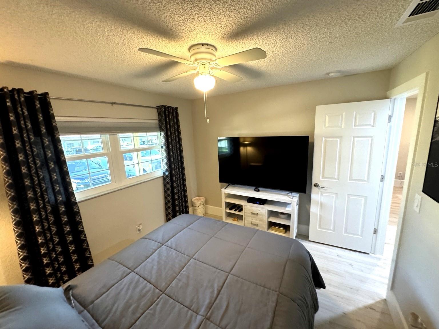 Image 45 of 50 For 2465 Northside Drive 2204