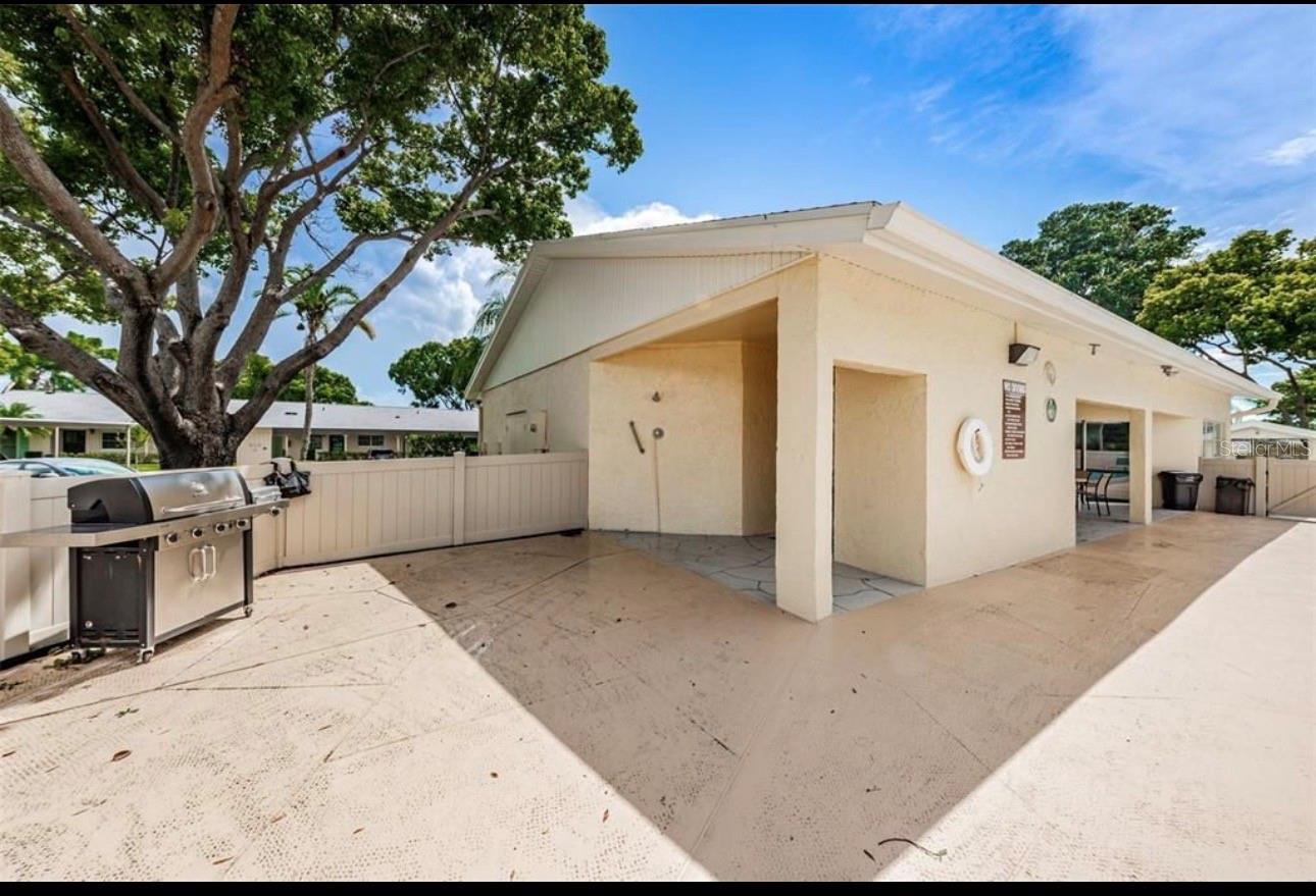 Image 7 of 50 For 2465 Northside Drive 2204