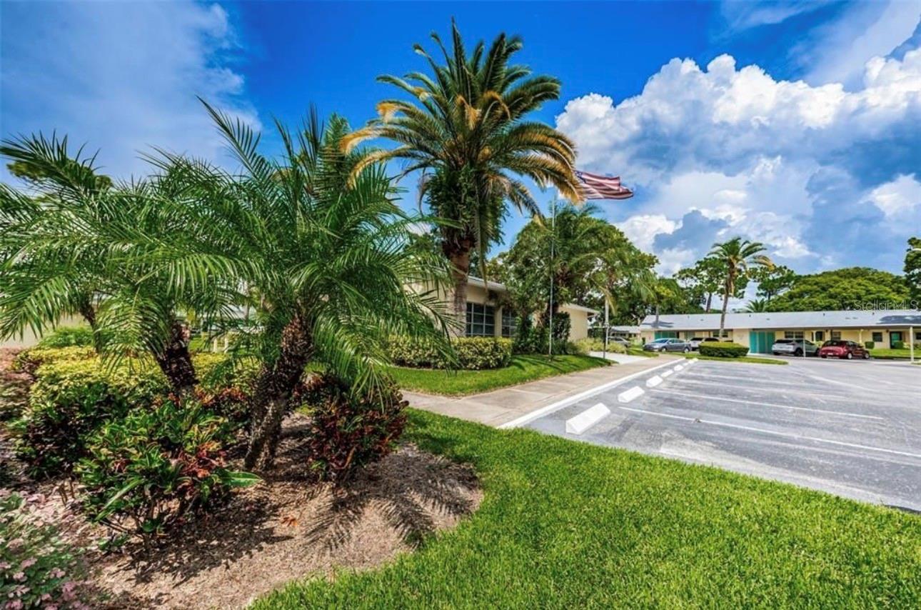 Image 8 of 50 For 2465 Northside Drive 2204